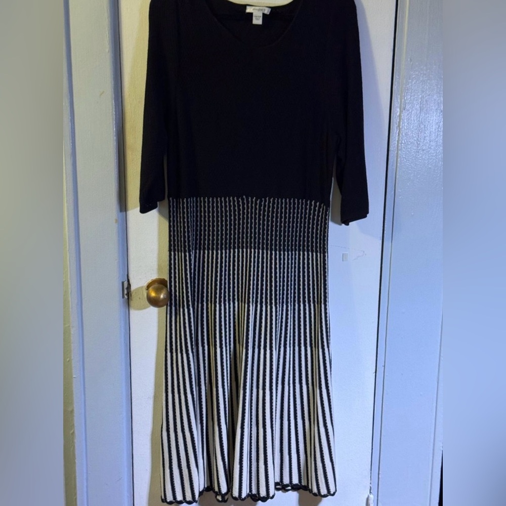 Black and White Midi Long Sleeve Knit Dress